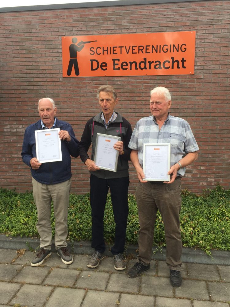 Drie keer lidmaatschapsjubileum bij sv de Eendracht. sv de eendracht de eendracht 