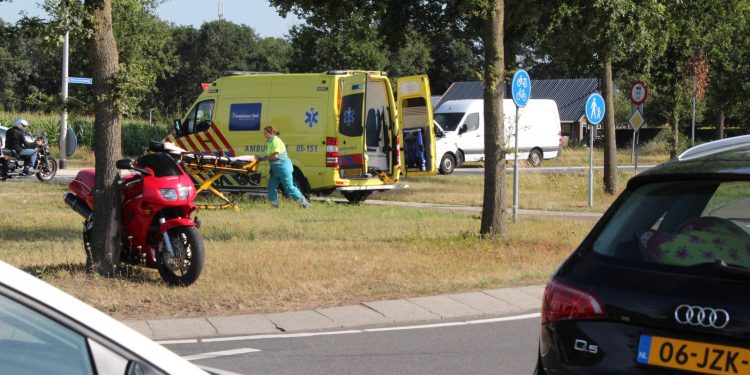 Motorrijder verliest de macht over het stuur en raakte gewond 