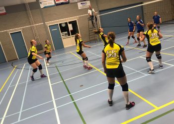 Eenvoudige winst voor dames 3 mintonette 