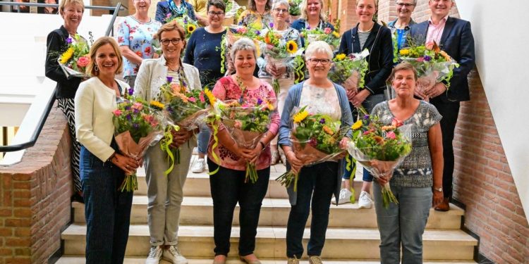 Holtense collectanten halen ruim €6200 op voor KWF Kankerbestrijding KWF 