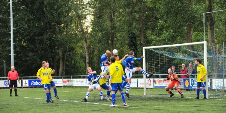 Blauw Wit in tweede helft langs De Blauwwitters blauwwit 