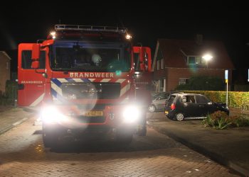 Auto brandt uit aan de Gaardenstraat politie brandweer 