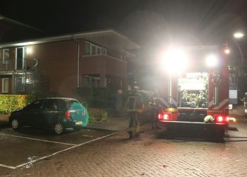 Auto brandt uit aan de Gaardenstraat politie brandweer 