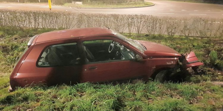 Bestuurder verliest de macht over het stuur 