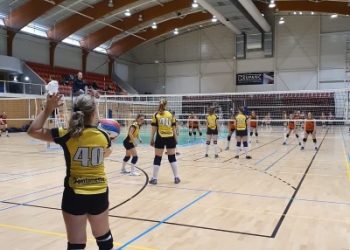 Eenvoudige winst voor dames 3 mintonette 