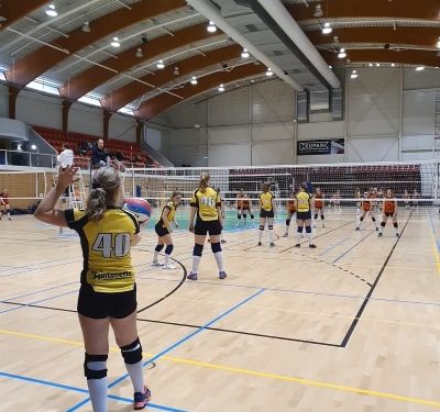 Eenvoudige winst voor dames 3 mintonette 