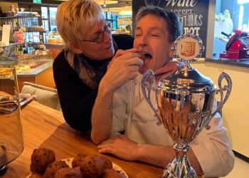 Oliebollen Nijkamp weer op 1 nijkamp 