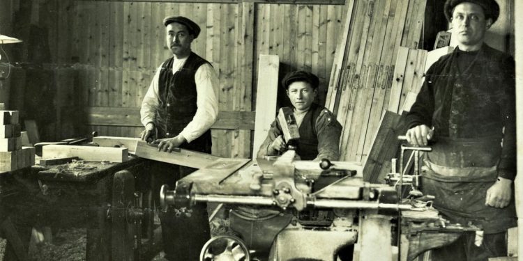 Fototentoonstelling ‘Oude Ambachten’ in De Diessenplas oudheidkamer diessenplas 