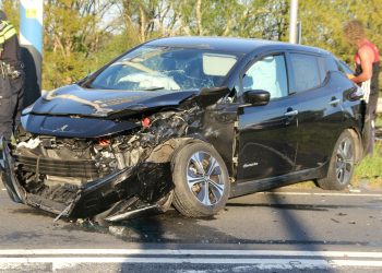 Flinke aanrijding tussen twee auto's afrit van de A1 aanrijding 