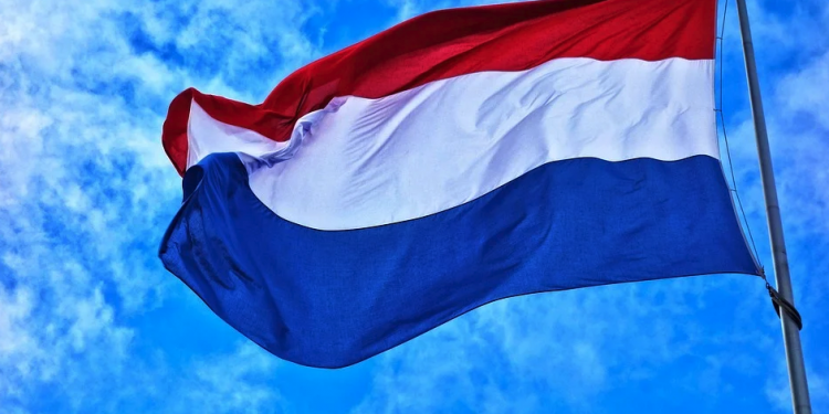 H.M.V. speelt om 10:00 uur het Wilhelmus, doe jij ook mee? hmv 