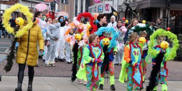 HoltensNieuws.nl Programma rond Koninginnedag Programma rond Koninginnedag oudheidkamer mac hmv canadese begraafplaats