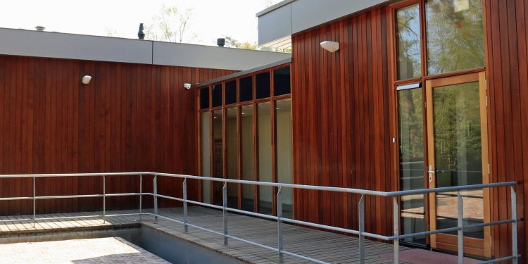 Heropening vernieuwde Informatiecentrum Canadese Begraafplaats op 21 juni 2020 Informatiecentrum Canadese Begraafplaats Holten Informatiecentrum holten Canadese Begraafplaats 