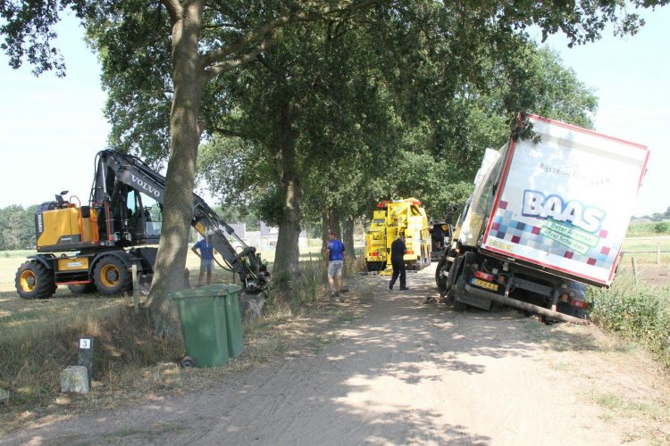 Vuilniswagen vast gemeente 