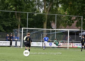 Blauw Wit '66 - FC Winterswijk (1-0) voetbal blauwwit 