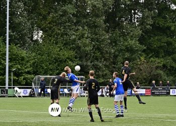 Blauw Wit '66 - FC Winterswijk (1-0) voetbal blauwwit 