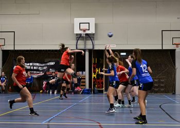 Handbaldames dames 1 starten competitie met zege hv holten 