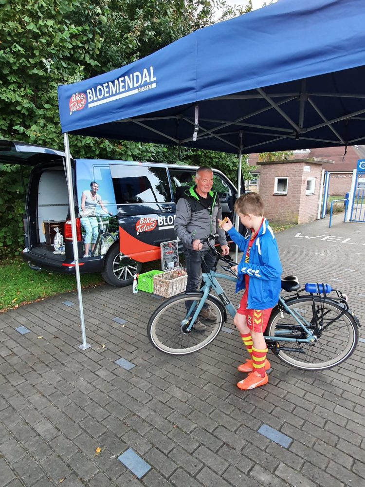 Fietscontrole bij Blauw Wit'66 goed verlopen. blauwwit 