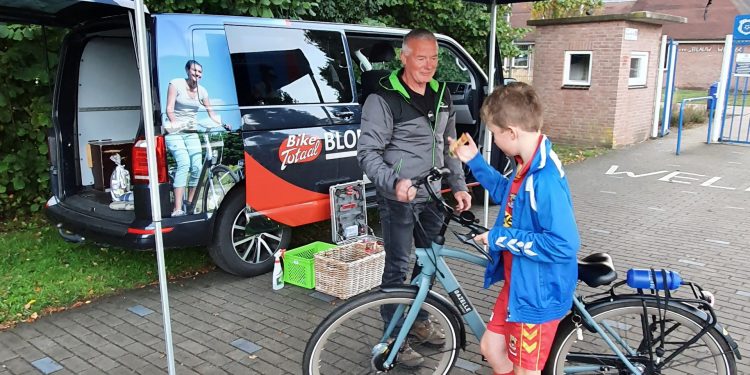 Fietscontrole bij Blauw Wit'66 goed verlopen. blauwwit 