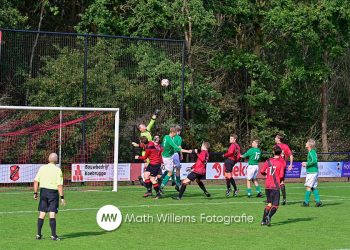 Moeizame overwinning voor volleybaldames 3 mintonette 