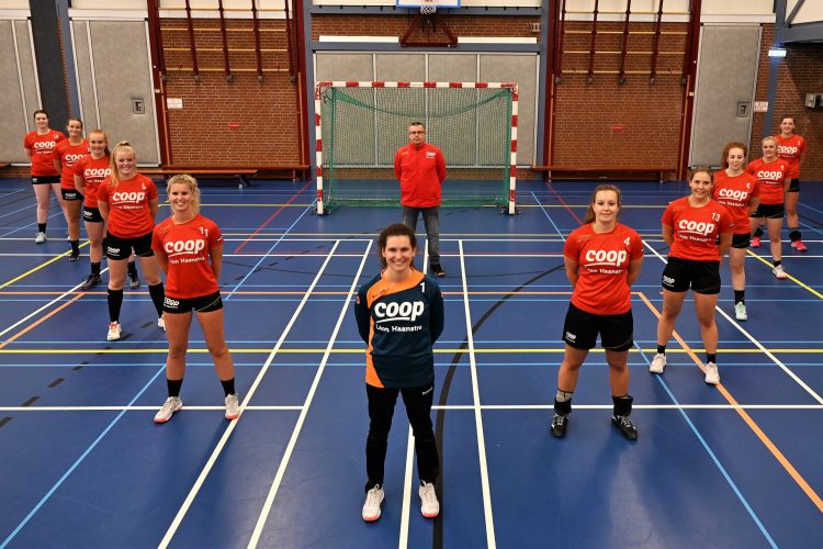 Zwaarbevochten handbaloverwinning op ESCA hv holten 