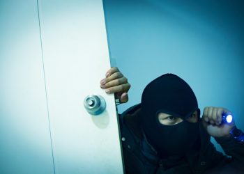 Houd inbrekers buiten de deur politie inbraak 