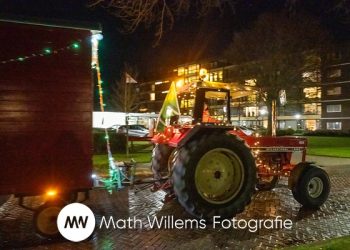 Kerstavond verlichte trekkers 