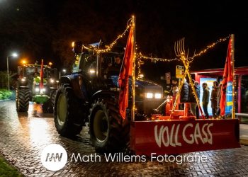 Kerstavond verlichte trekkers 