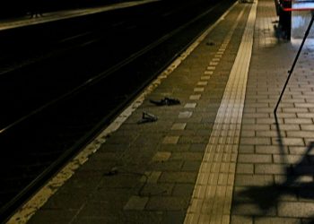 Treinverkeer bij Holten stilgelegd na sabotage door vandalen: fiets op spoor gegooid nieuws holten extra aanrijding 