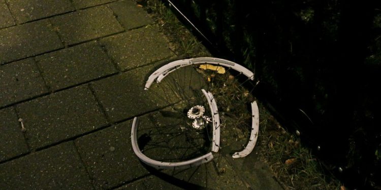 Treinverkeer bij Holten stilgelegd na sabotage door vandalen: fiets op spoor gegooid nieuws holten extra aanrijding 