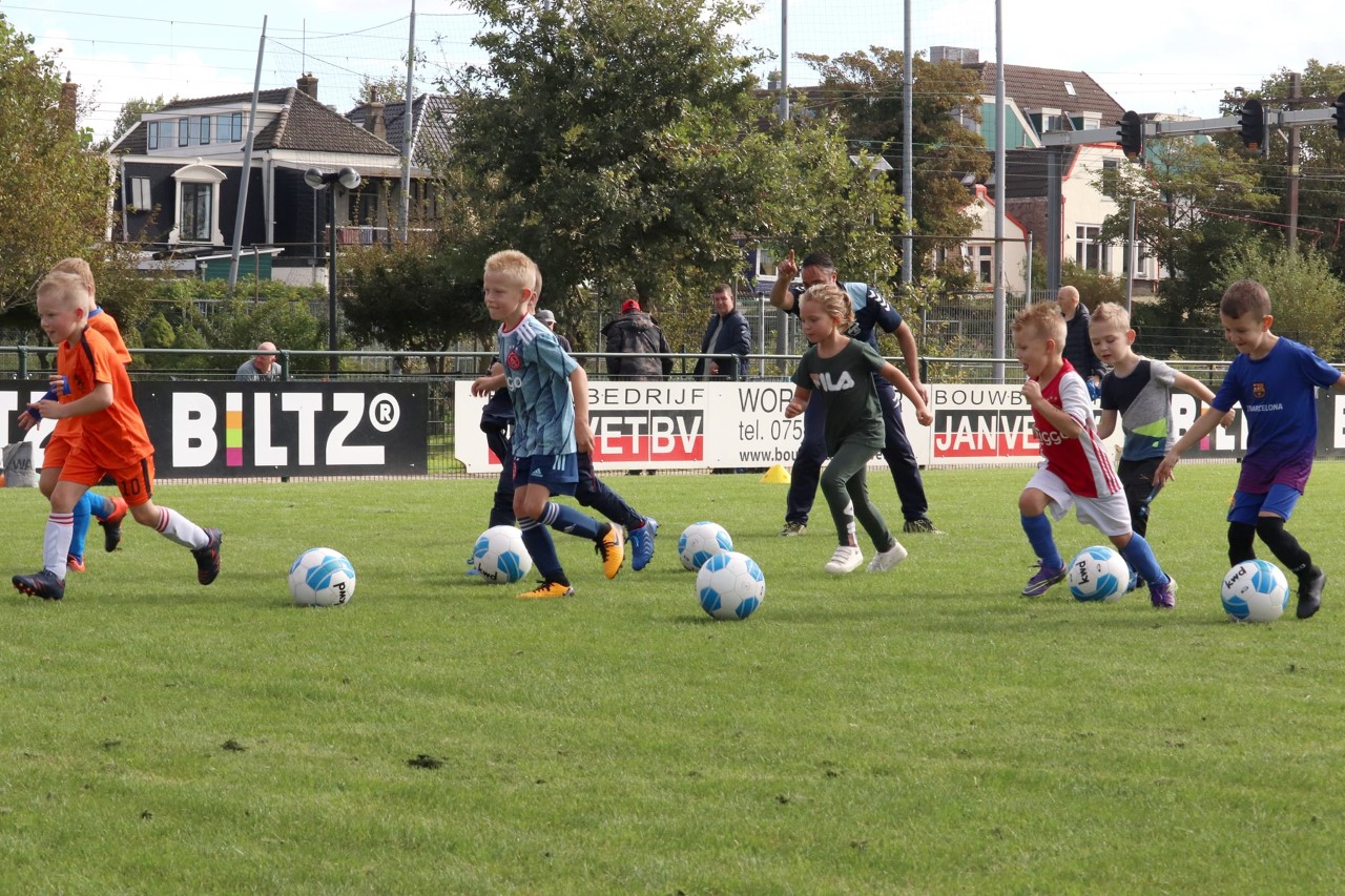 Jeugdvoetbaldagen in Holten vvholten voetbal 