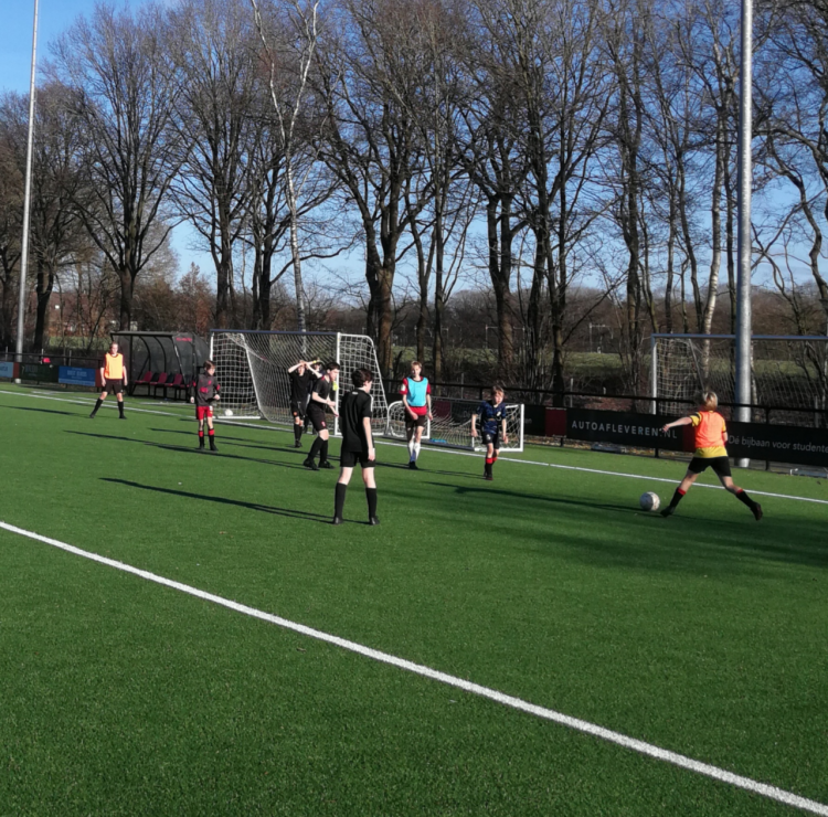 Zeer geslaagde voetbaldriedaagse bij VV Holten. vvholten voetbal 