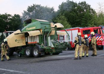 Holten- Balenpers in brand op de Aaltinksweg brandweer 