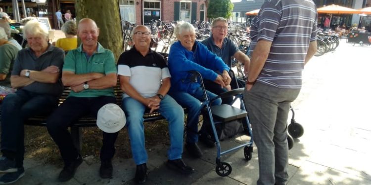 Gaat het ronde bankje op Smidsbelt verdwijnen? smidsbelt gemeente 