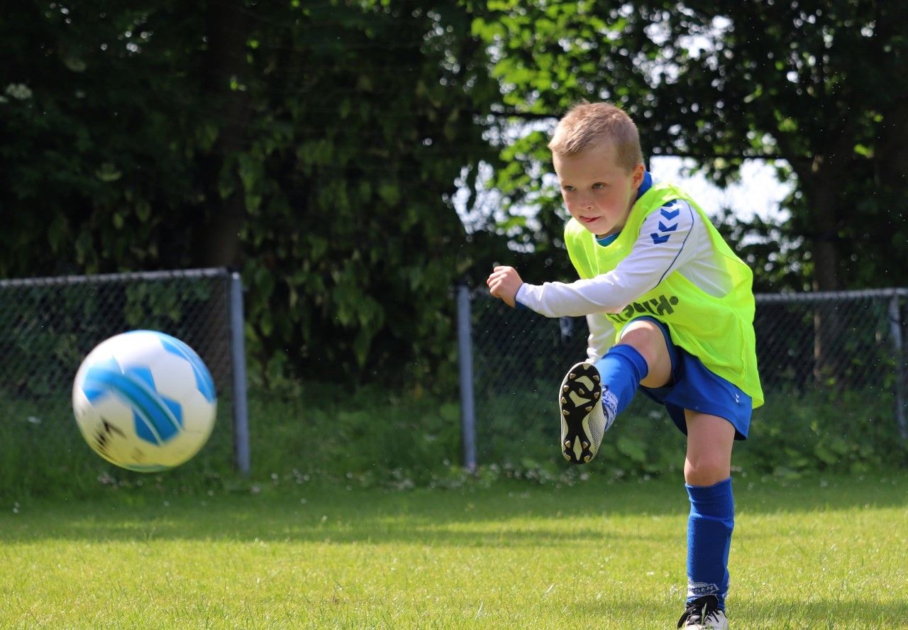 Jeugdvoetbaldagen in Holten vvholten voetbal 