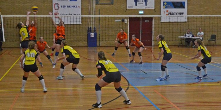 D1 Mintonette verliest de derby mintonette gemeente 