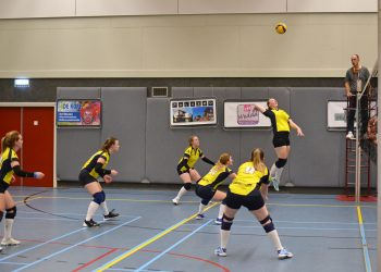 Volleybalhriller in sporthal ‘t Mossink mintonette 