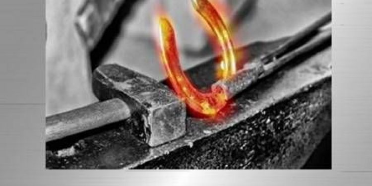 HoltensNieuws.nl Boek "Smeden als het ijzer heet is" Boek "Smeden als het ijzer heet is" oudheidkamer canadese begraafplaats