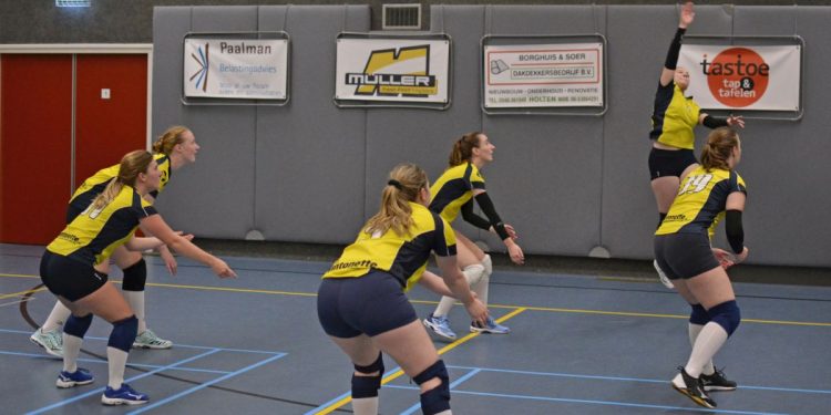 Sterk spelend Mintonette Ds1 wint opnieuw mintonette corona 