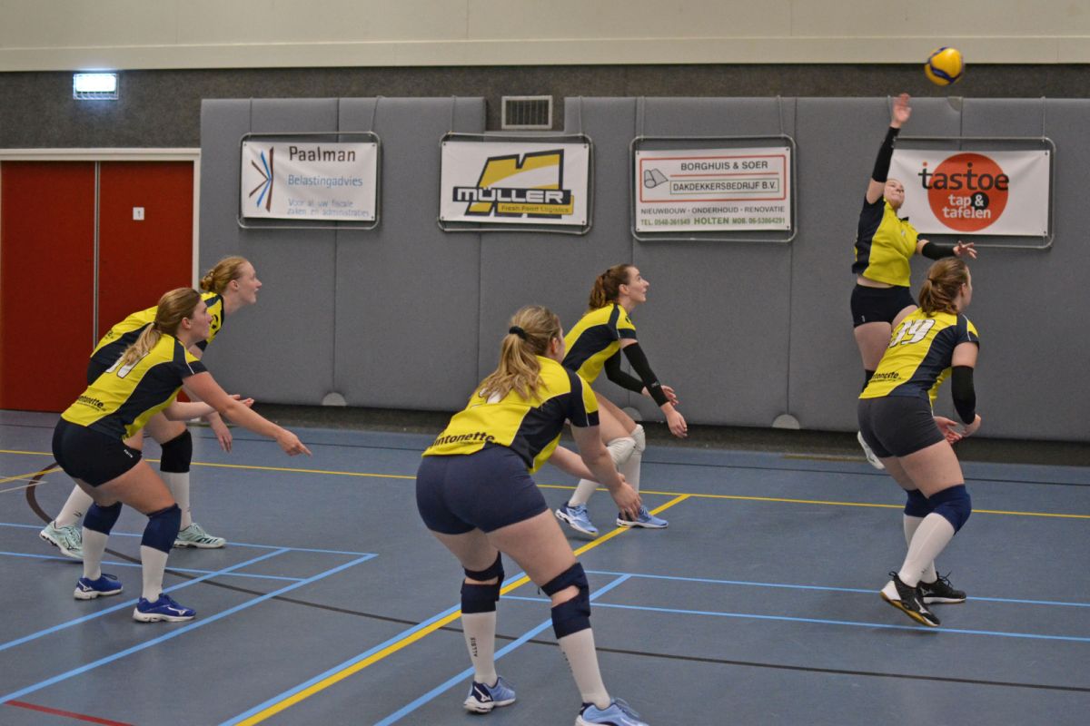 Sterk spelend Mintonette Ds1 wint opnieuw mintonette corona 