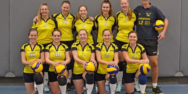 Volleybal dames 1 speelt puike wedstrijd mintonette 