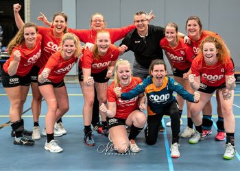 Holtense handbaldames doen goede zaken 