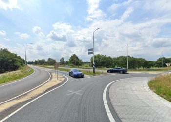 Help Supportersvereniging VV-Holten van 900 pakjes kerstkransjes af.!!! voetbal nijkamp corona atletiekvereniging 