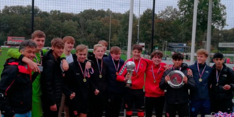V.V.Holten JO17-1 pakt titel! vvholten voetbal 