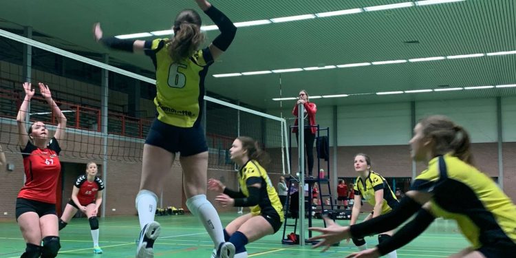Eerste winst volleybal dames 1 na lockdown mintonette 