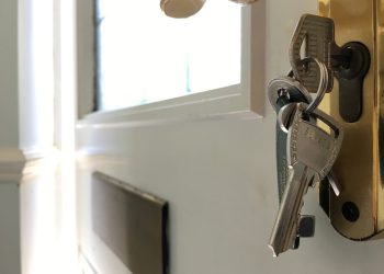 Houd inbrekers buiten de deur politie inbraak 