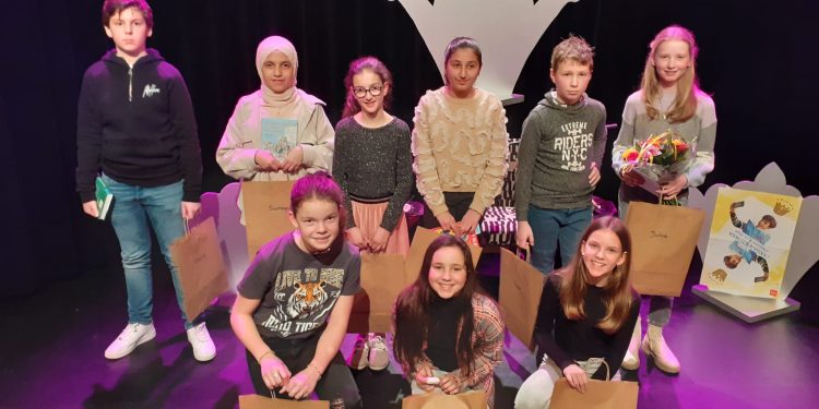 Julia van de Julianaschool is voorleeskampioen kulturhus bibliotheek 