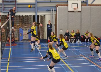 Volleybalhriller in sporthal ‘t Mossink mintonette 