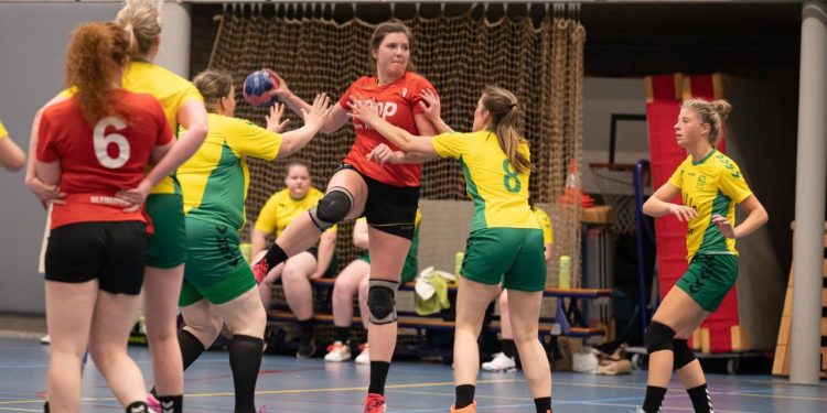 Ruime Holtense handbalzege op hekkensluiter uit Olst tastoe 
