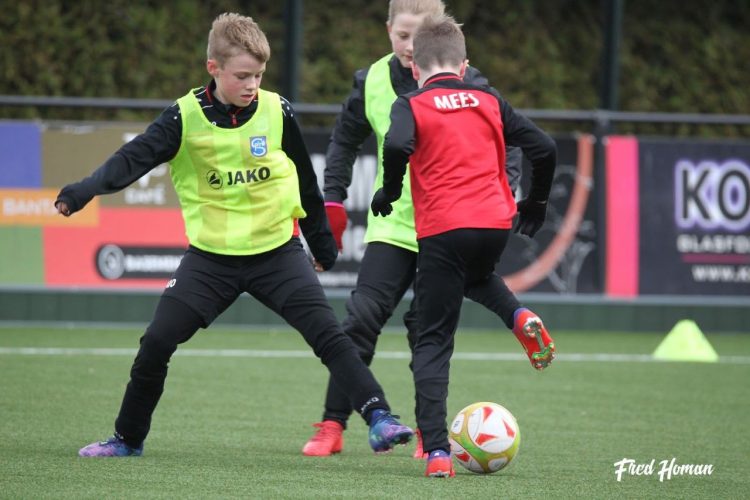 Jeugdvoetbaldagen vvholten voetbal 