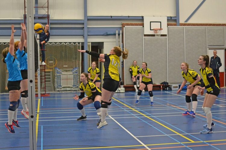 Volleybal dames 1 pakt voorlopig derde plek mintonette corona 